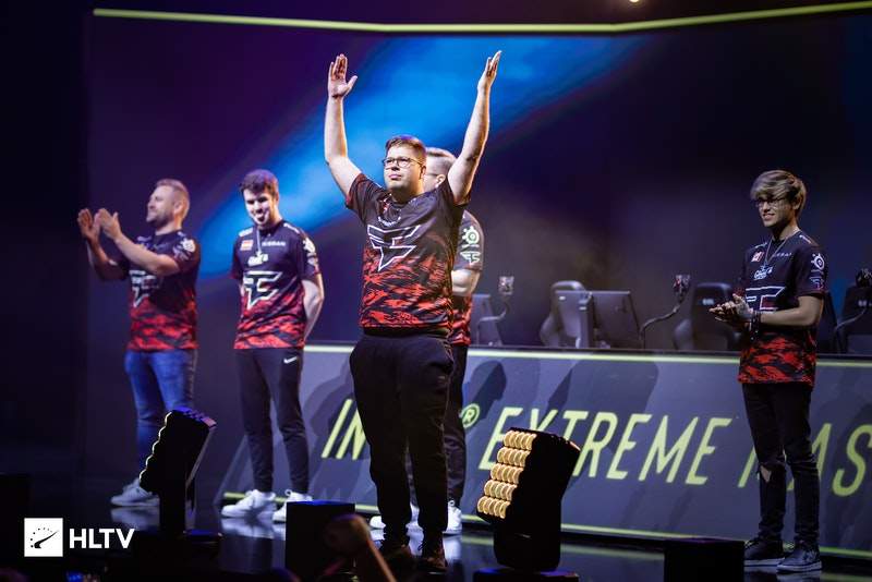 NIP赛后群访 shanji：第一局剑魔最大的失误就是团战闪现撞墙了